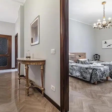 Il Balcone Sul Teatro شقة
