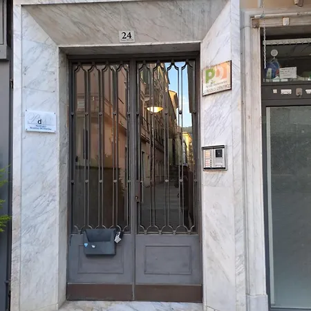 شقة Il Balcone Sul Teatro لا سبيتسْيا